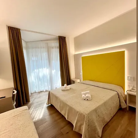 Park Hotel Pineta & Dependance Suite Eraclea Mare Exterior photo